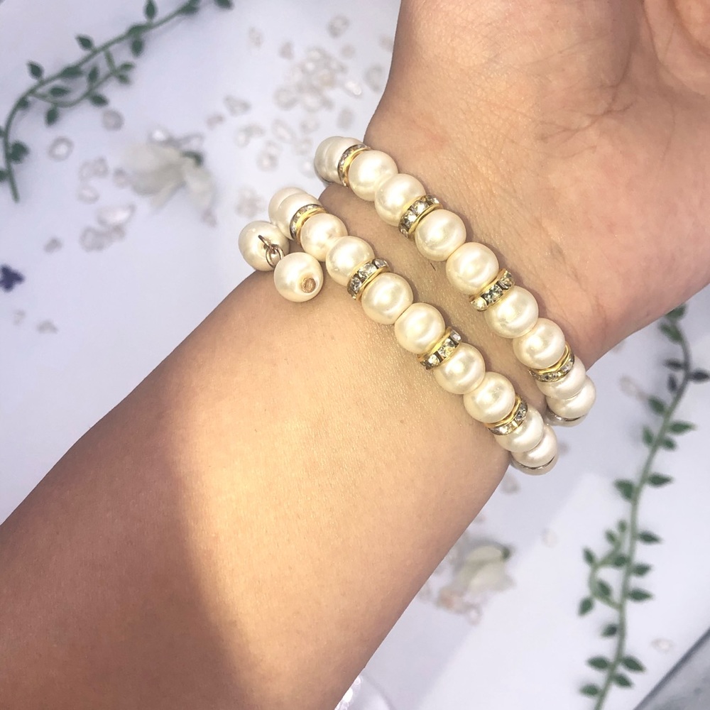 Wrap around pearl bracelet with gold design - Picture 5 of 5